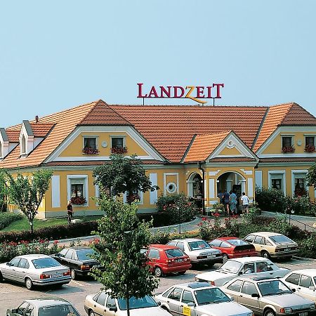Landzeit Autobahnrestaurant & Motorhotel Loipersdorf Kitzladen Bagian luar foto